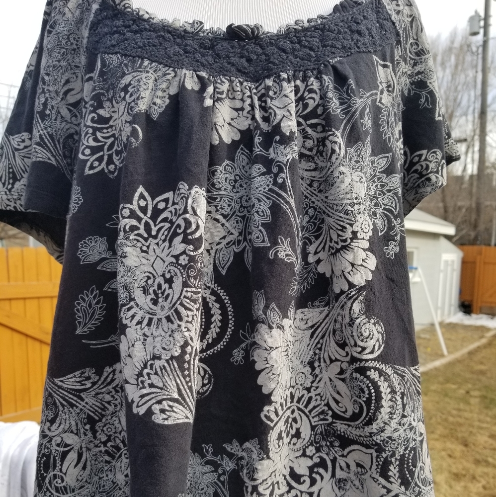 Black shirt